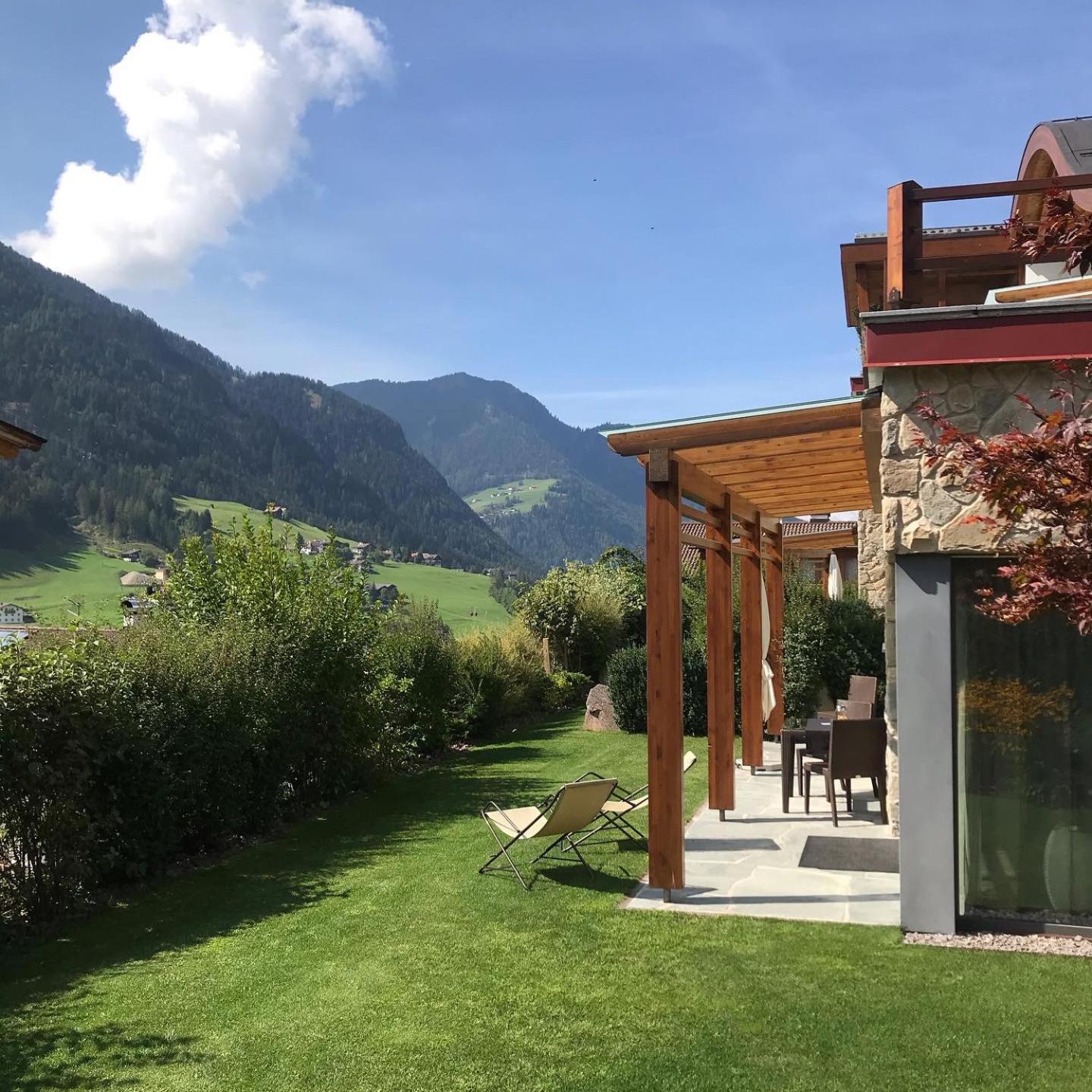 Apartments Chalet Anna Ortisei Exteriör bild